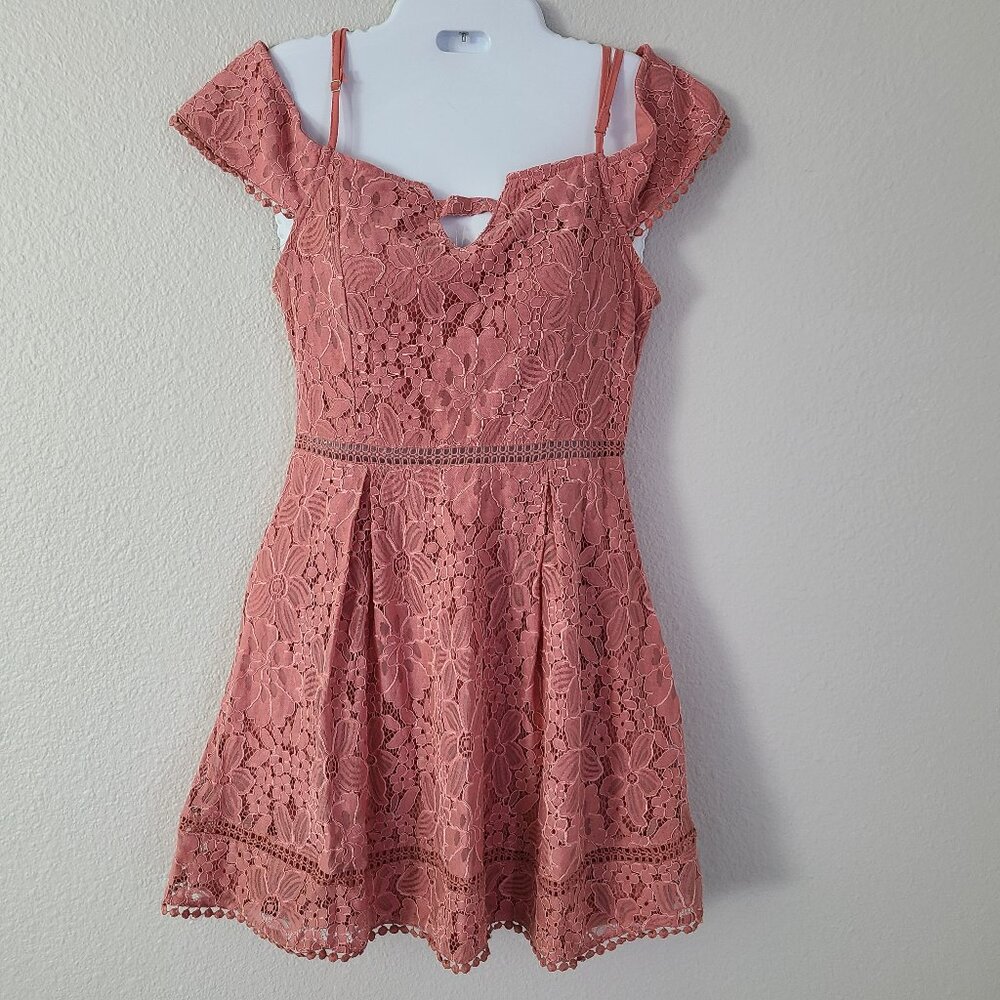 Francesca's women's rose pink laced cold shoulder dress size S